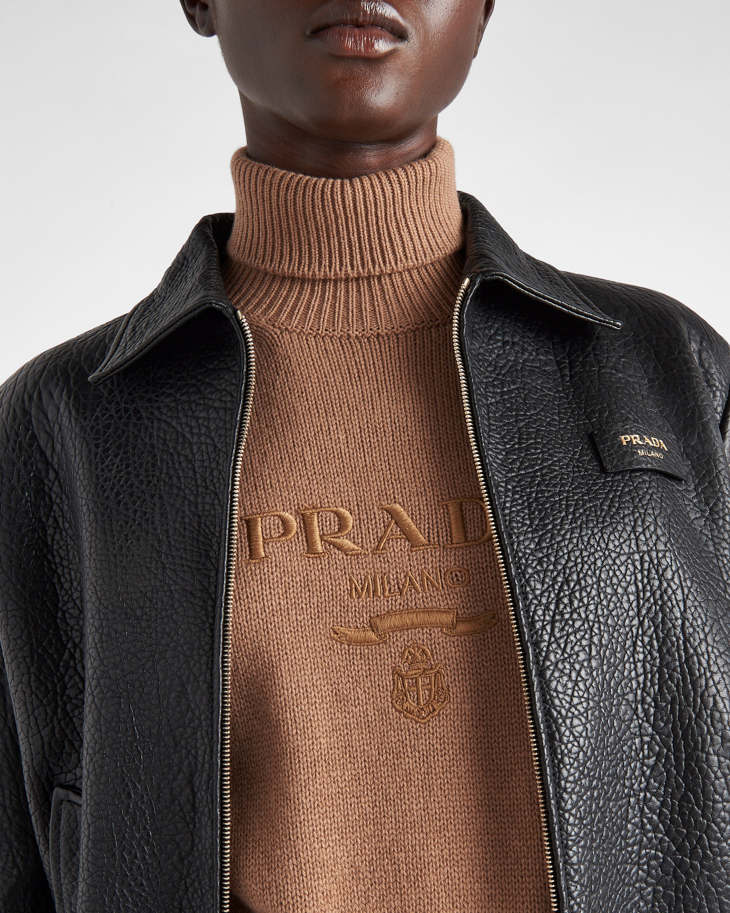 ベージュ カシミヤXウール タートルネック セーター | PRADA ベージュ カシミヤXウール タートルネック セーター | PRADA