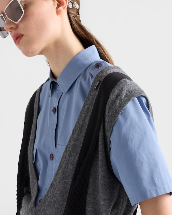 Cashmere V-neck vest - Slate Gray Cashmere V-neck vest - Slate Gray