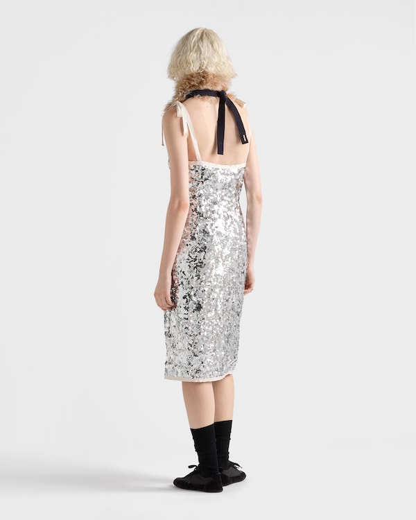 Robe brodée de sequins Robe brodée de sequins