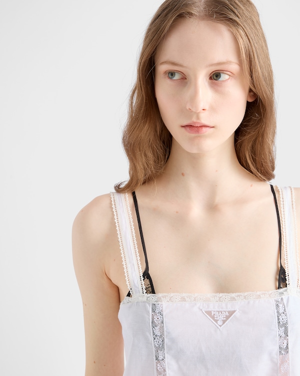 فستان قصير من القماش المطرز بمظهر فينتج - أبيض فستان قصير من القماش المطرز بمظهر فينتج - أبيض