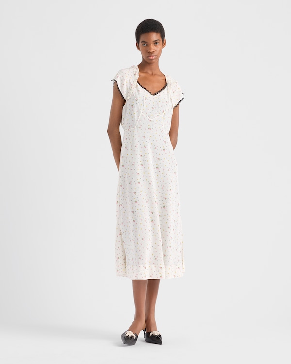 فستان بونجيه بنقشة زهور فستان بونجيه بنقشة زهور