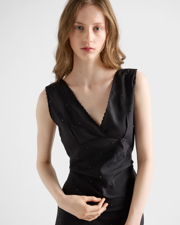 فستان من حرير هابوتاي مطرز بمظهر فينتج - أسود فستان من حرير هابوتاي مطرز بمظهر فينتج - أسود