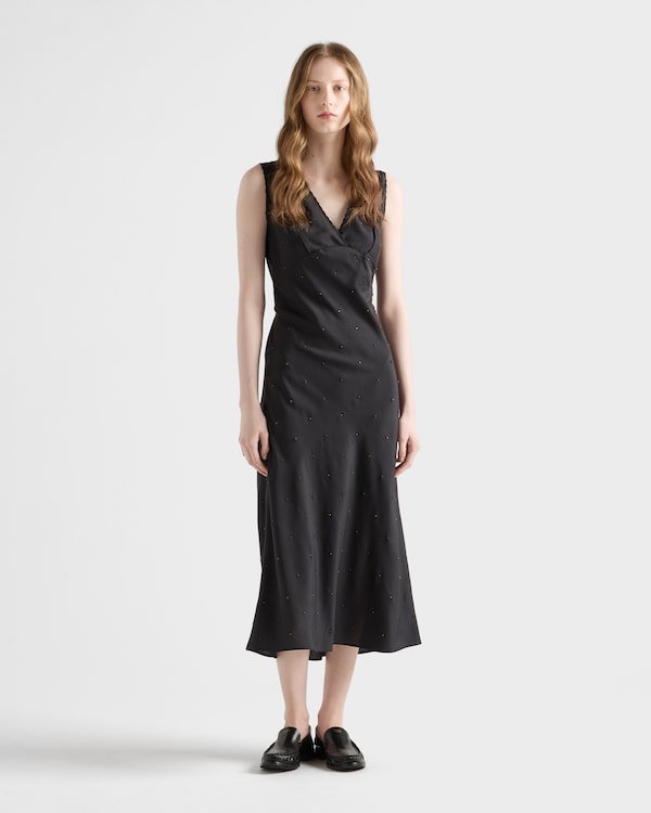 فستان من حرير هابوتاي مطرز بمظهر فينتج - أسود فستان من حرير هابوتاي مطرز بمظهر فينتج - أسود