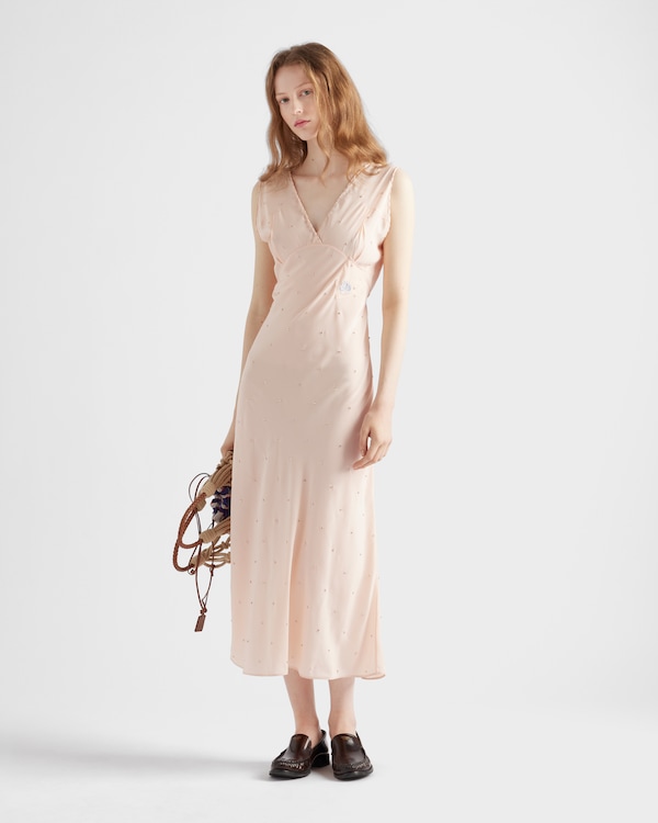 فستان من حرير هابوتاي مطرز بمظهر فينتج - خوخي فستان من حرير هابوتاي مطرز بمظهر فينتج - خوخي