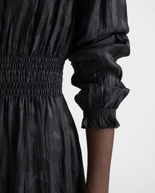 花卉提花连衣裙 花卉提花连衣裙