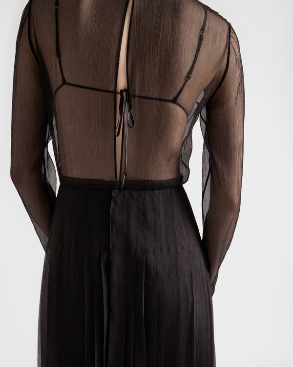 Robe longue en mousseline de soie Robe longue en mousseline de soie