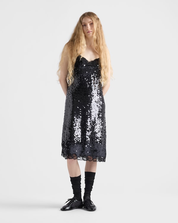 Embroidered velvet dress with sequins and lace Embroidered velvet dress with sequins and lace