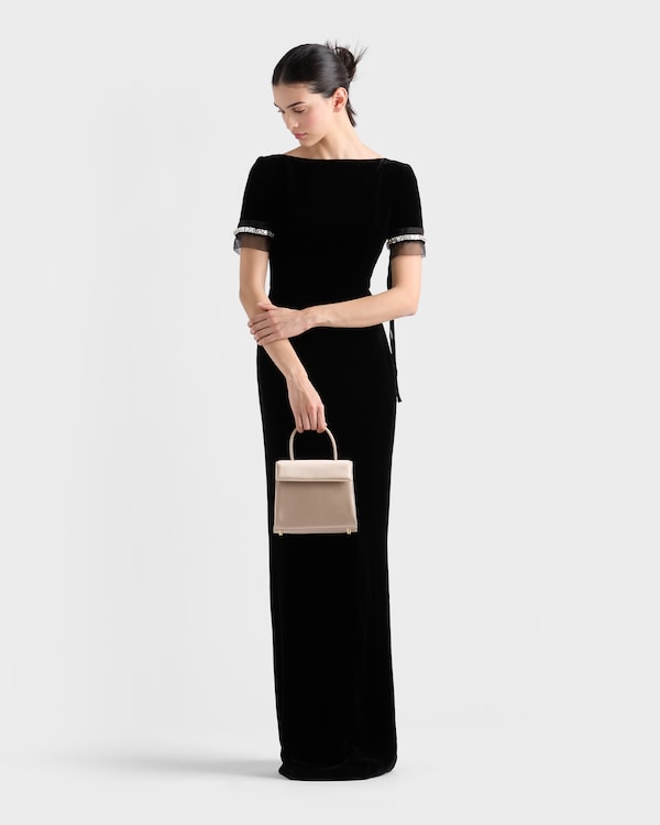 فستان طويل قطيفة - أسود فستان طويل قطيفة - أسود