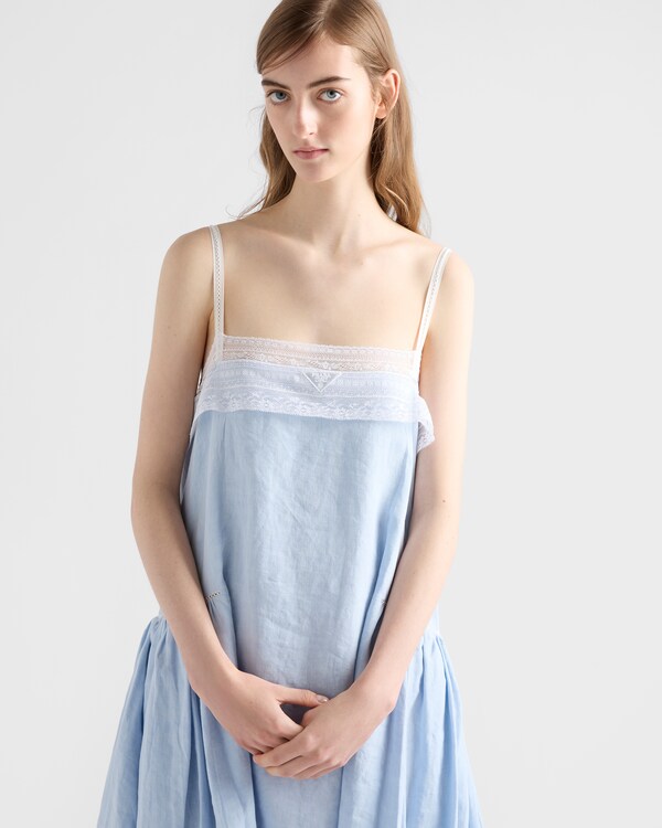 Mini-robe en lin brodé - Bleu Ciel Mini-robe en lin brodé - Bleu Ciel