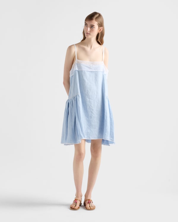 Mini-robe en lin brodé - Bleu Ciel Mini-robe en lin brodé - Bleu Ciel