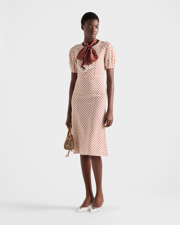 Punktmusterkleid aus Marocain - Sand/Rot Punktmusterkleid aus Marocain - Sand/Rot