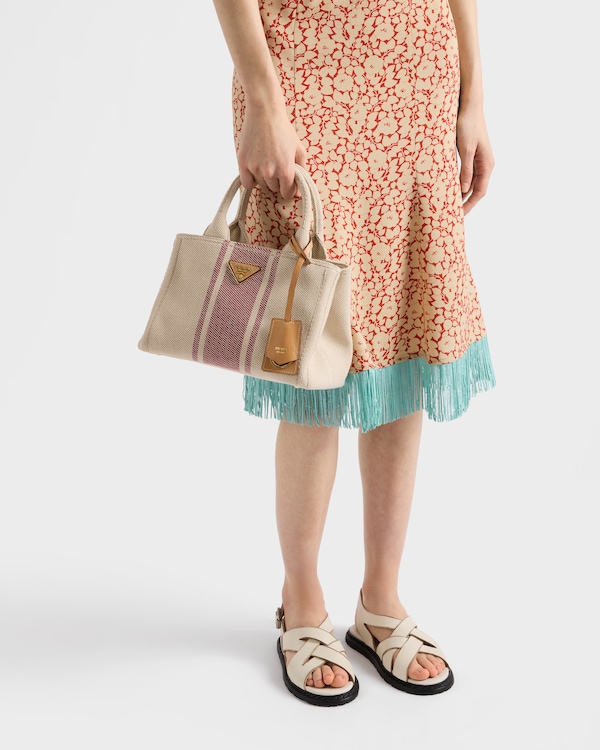 Embroidered floral print sablé dress - Red Embroidered floral print sablé dress - Red