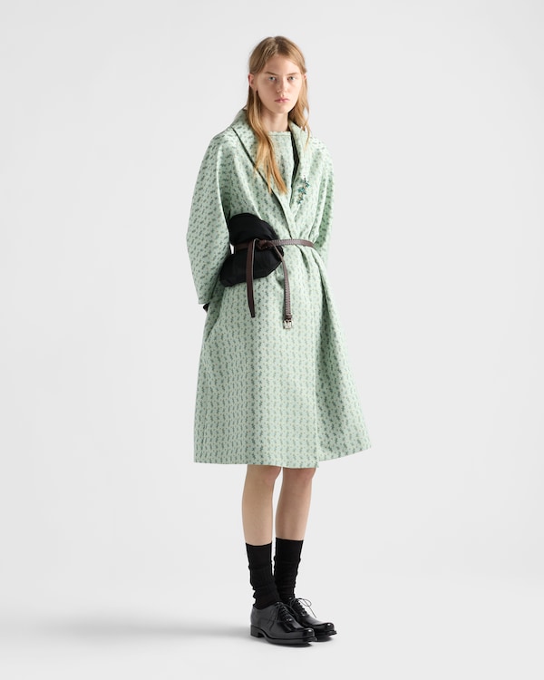 Robe en satin duchesse à imprimé fleurs - Vert Chlorophylle Robe en satin duchesse à imprimé fleurs - Vert Chlorophylle