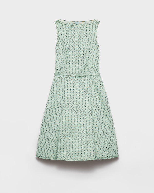 Robe en satin duchesse à imprimé fleurs - Vert Chlorophylle Robe en satin duchesse à imprimé fleurs - Vert Chlorophylle