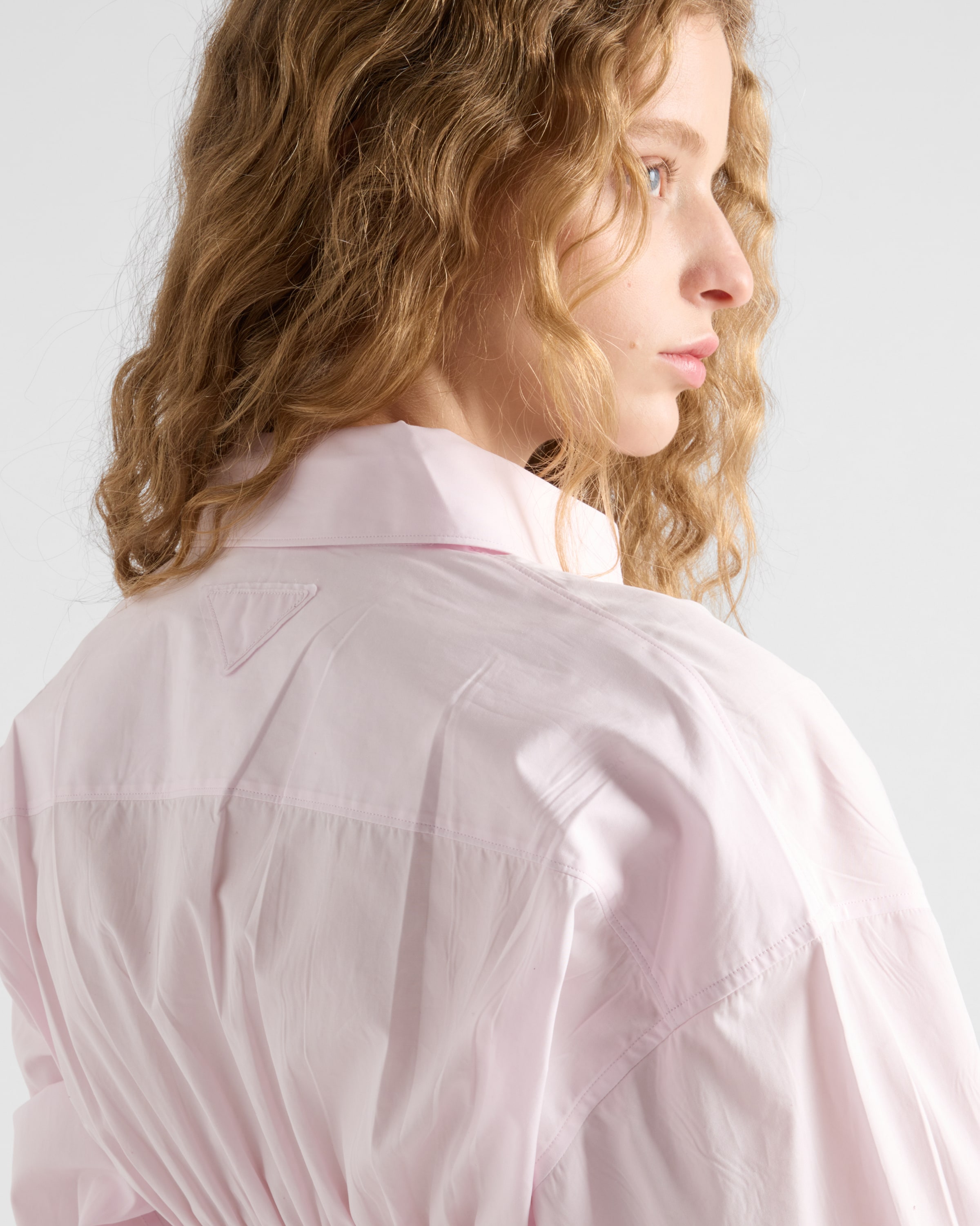 Tシャツ・カットソー PRADA FW25 Pastel pink poplin shirt (P401IRSOOO1XV2 F0442) Prada Pastel Pink Poplin Shirt | italist