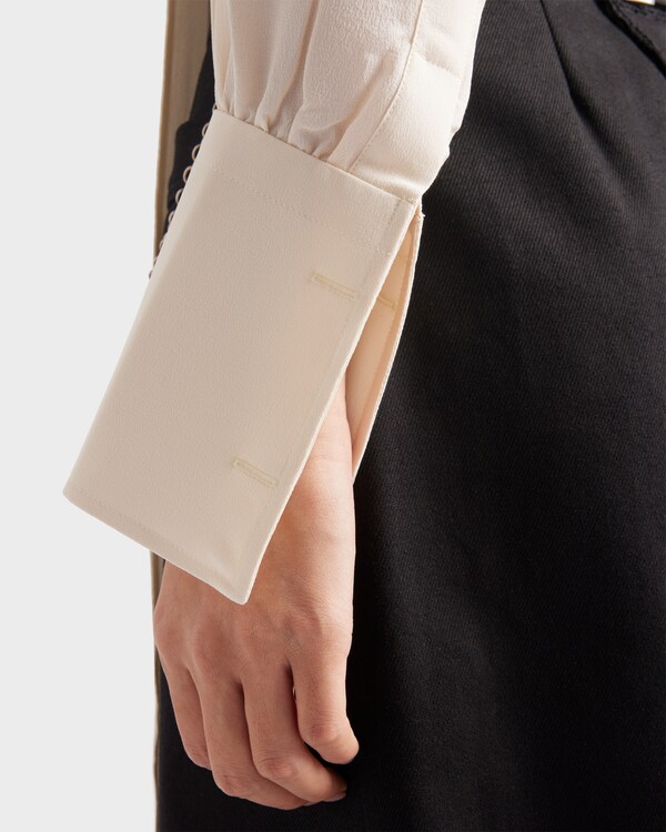 قميص من قماش كريب مغربي عتيق قميص من قماش كريب مغربي عتيق