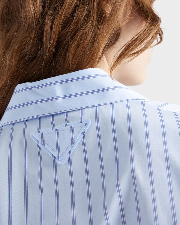 قميص بوبلين مخطط قصير الأكمام قميص بوبلين مخطط قصير الأكمام