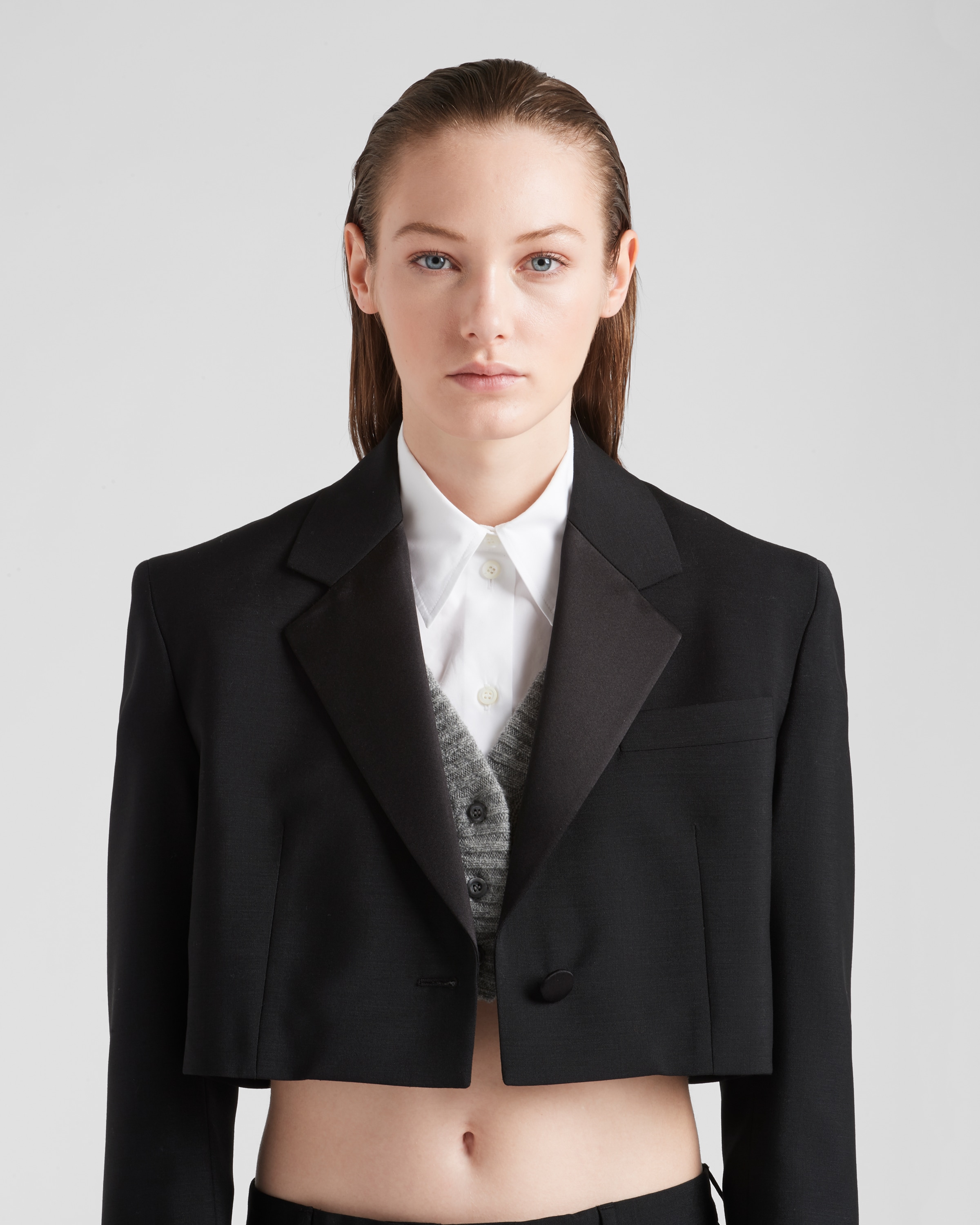 Prada جاكيت قصير من صوف الموهير 4