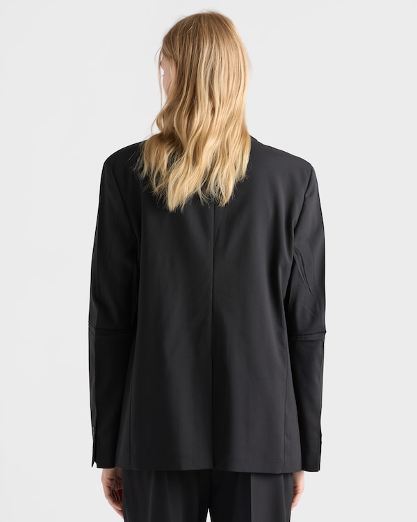 Single-breasted jacket in superfine wool Single-breasted jacket in superfine wool