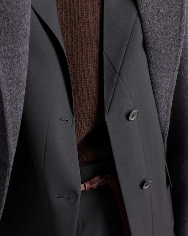 Single-breasted jacket in superfine wool Single-breasted jacket in superfine wool