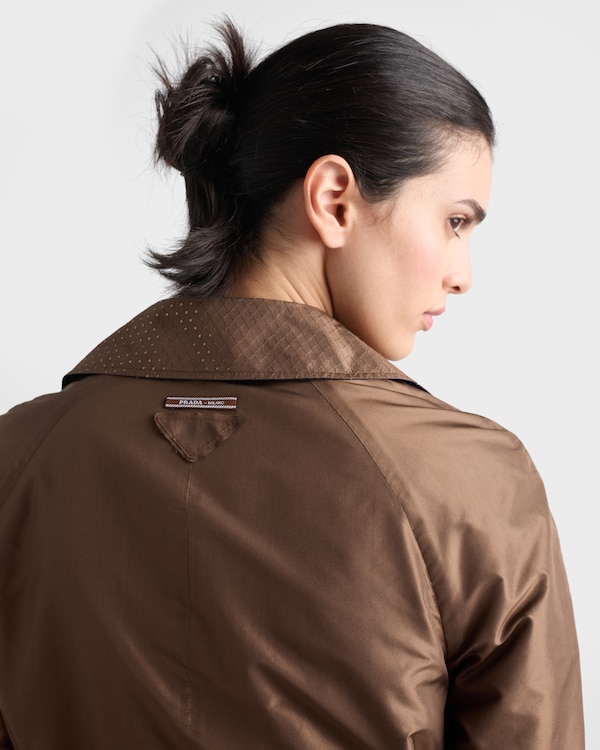 معطف تافتا مطرّز بصف أزرار واحد يُرتدى على الوجهين - أزرق معطف تافتا مطرّز بصف أزرار واحد يُرتدى على الوجهين - أزرق