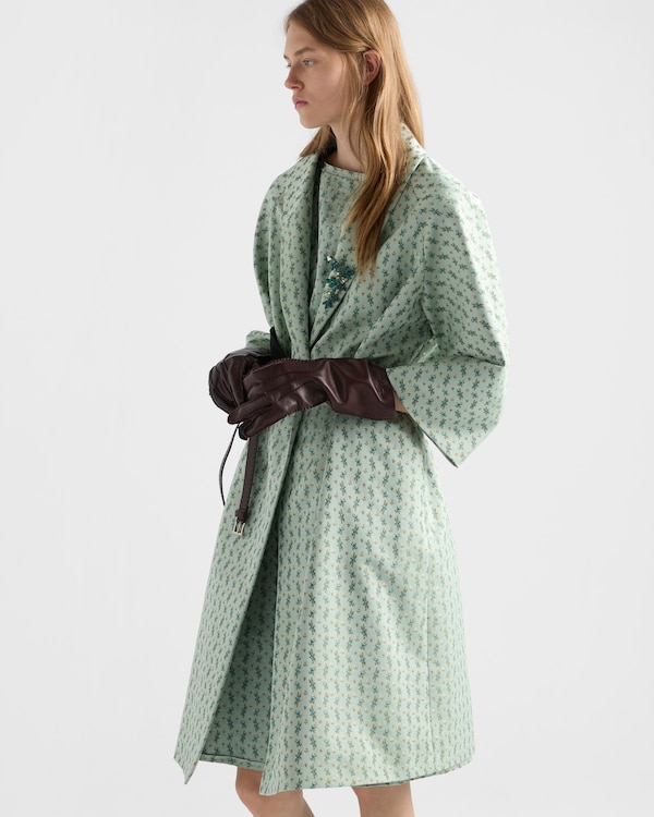 Manteau droit en duchesse jacquard à motif floral - Vert Chlorophylle Manteau droit en duchesse jacquard à motif floral - Vert Chlorophylle