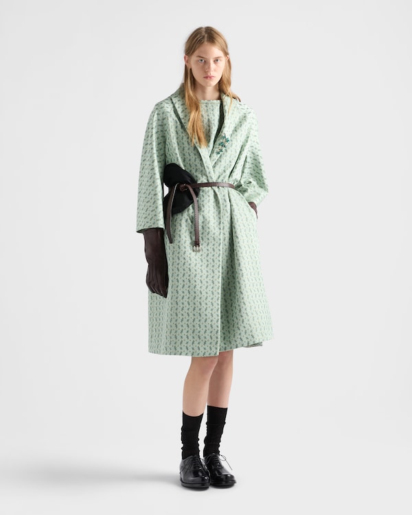 Manteau droit en duchesse jacquard à motif floral - Vert Chlorophylle Manteau droit en duchesse jacquard à motif floral - Vert Chlorophylle
