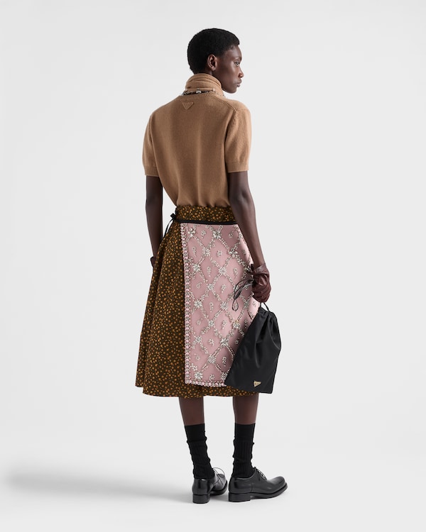 Embroidered cady apron - Alabaster Pink Embroidered cady apron - Alabaster Pink