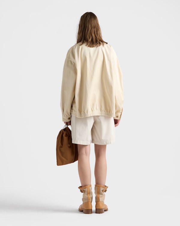 刺繡成衣染舊化華達呢束腰外套 - 沙色 刺繡成衣染舊化華達呢束腰外套 - 沙色