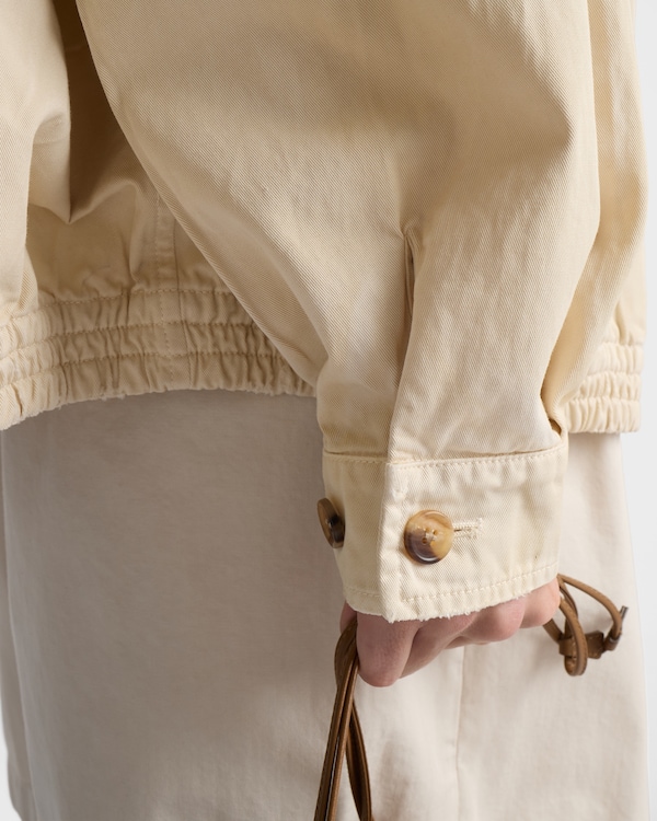 刺繡成衣染舊化華達呢束腰外套 - 沙色 刺繡成衣染舊化華達呢束腰外套 - 沙色