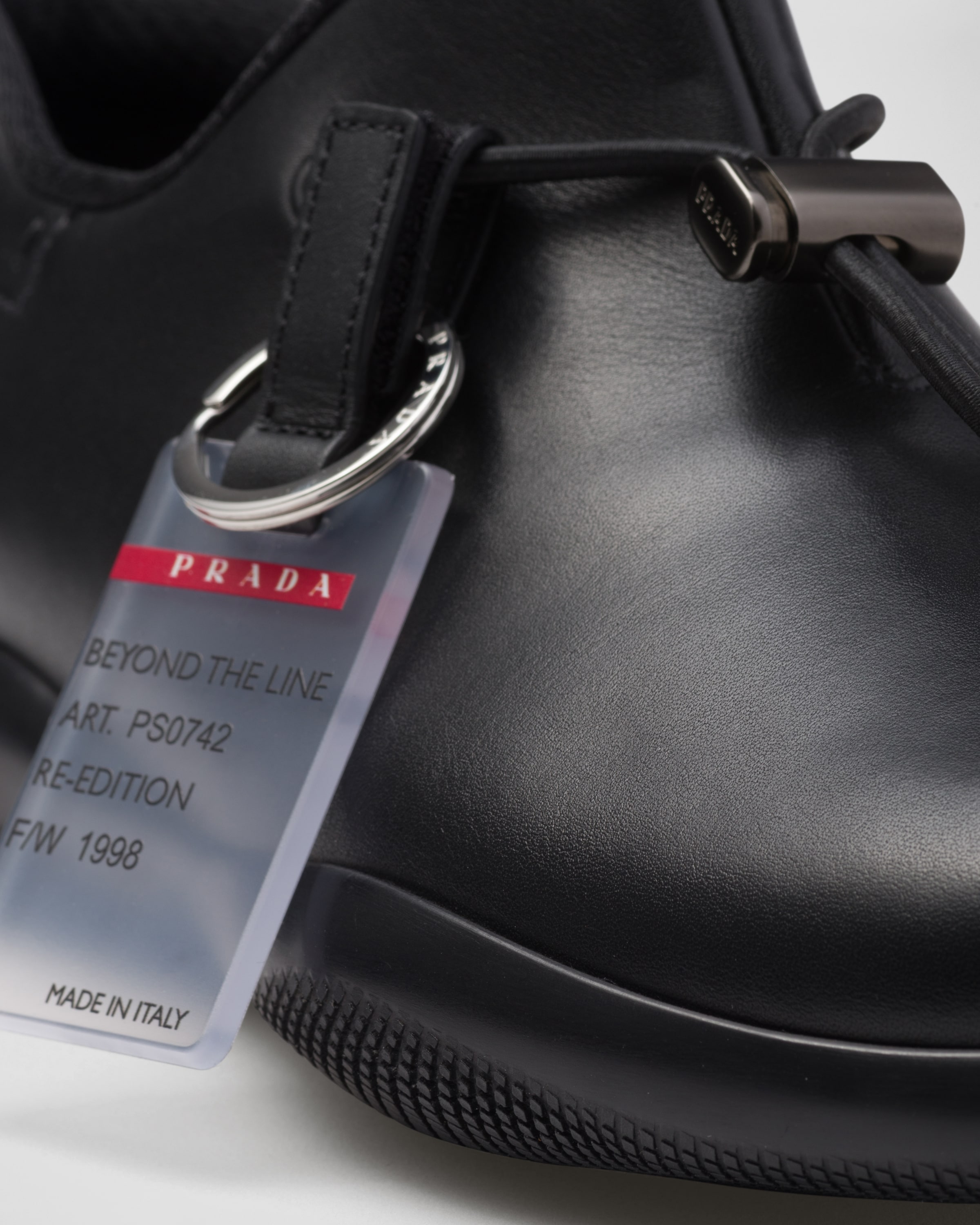 ブラック トブラック レザー スニーカー | PRADA