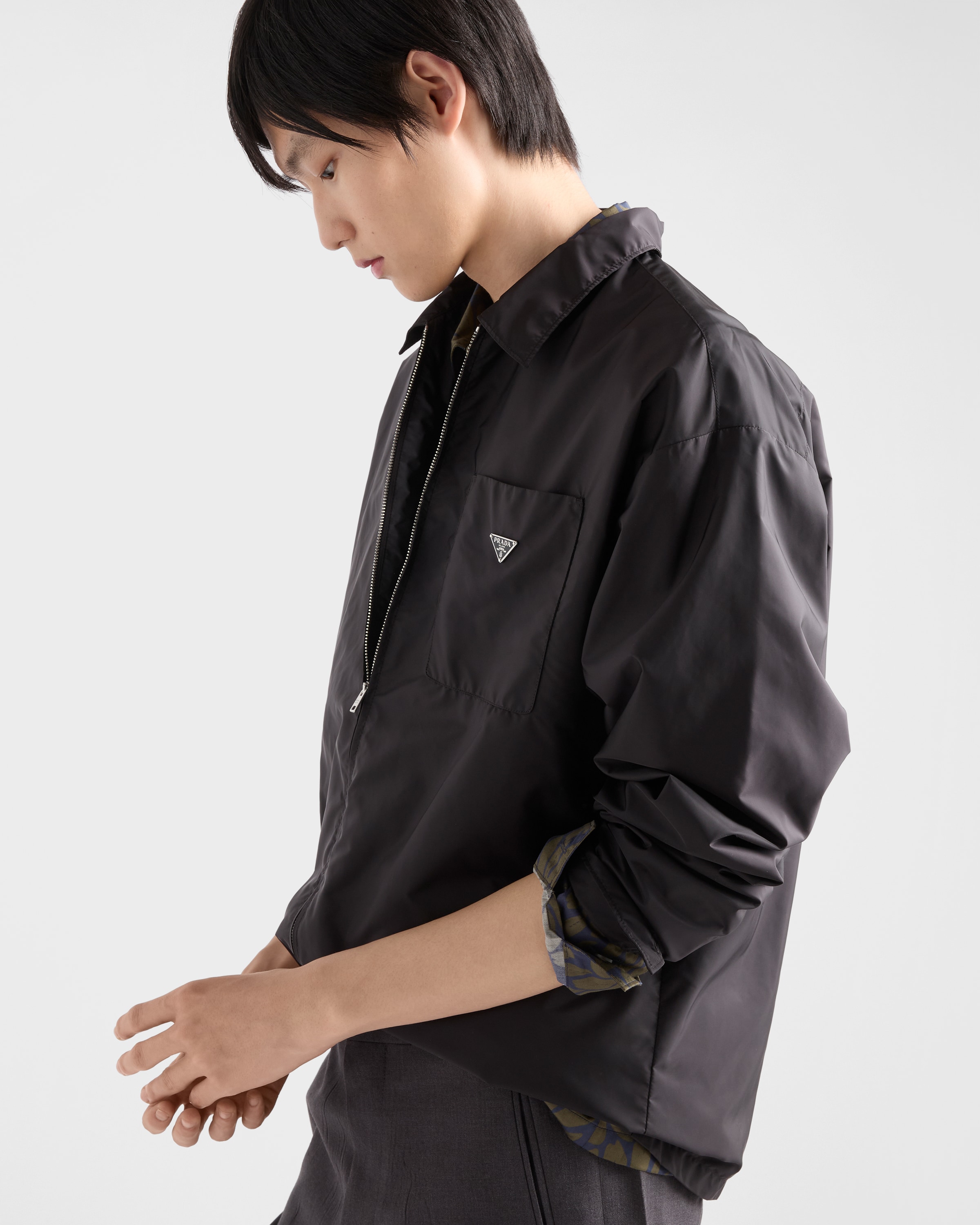 ブラック Re-Nylon ジッパー シャツ | PRADA - 日本