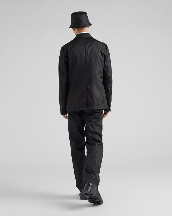 Chaqueta de Re-Nylon con cruzado simple Chaqueta de Re-Nylon con cruzado simple