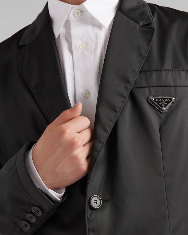 Chaqueta de Re-Nylon con cruzado simple Chaqueta de Re-Nylon con cruzado simple