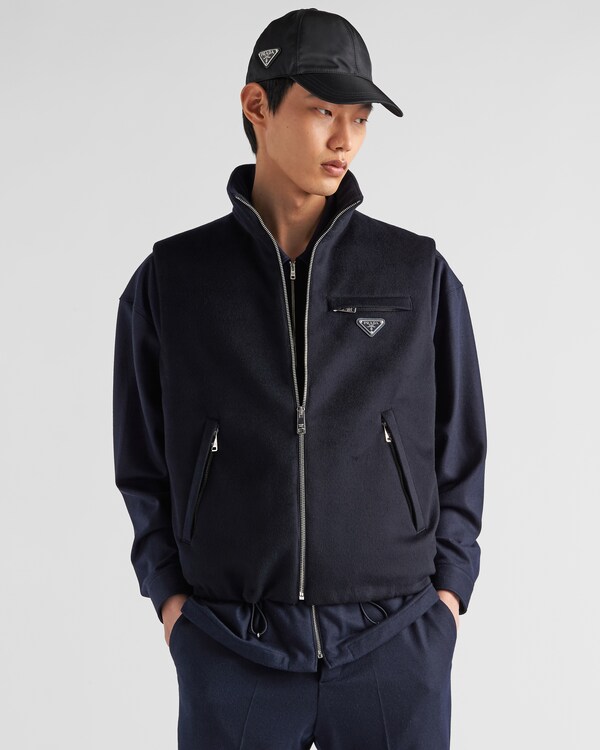 Gilet matelassé sans manches en cachemire Gilet matelassé sans manches en cachemire