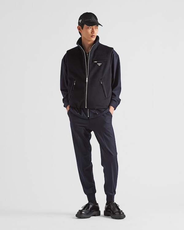 Gilet matelassé sans manches en cachemire Gilet matelassé sans manches en cachemire