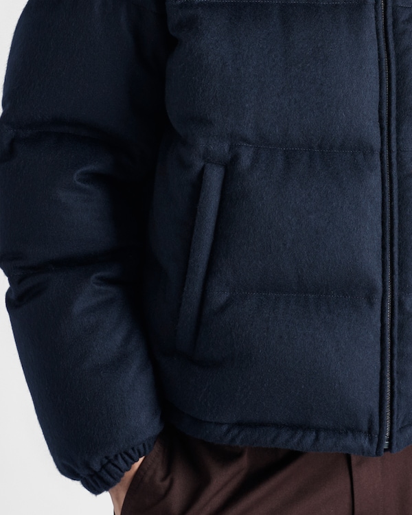 중량 캐시미어 다운 재킷 중량 캐시미어 다운 재킷