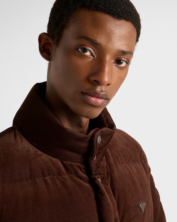 Chaqueta de plumón en pana de peso medio Chaqueta de plumón en pana de peso medio