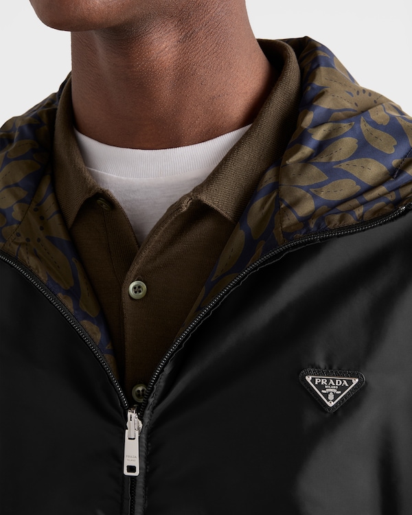 جاكيت من قماش الرينايلون - أسود/أخضر عسكري جاكيت من قماش الرينايلون - أسود/أخضر عسكري