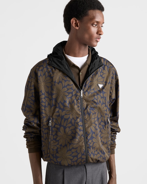 جاكيت من قماش الرينايلون - أسود/أخضر عسكري جاكيت من قماش الرينايلون - أسود/أخضر عسكري