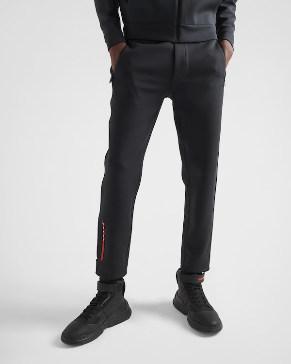 Jogging en tissu technique à coutures thermosoudées Jogging en tissu technique à coutures thermosoudées