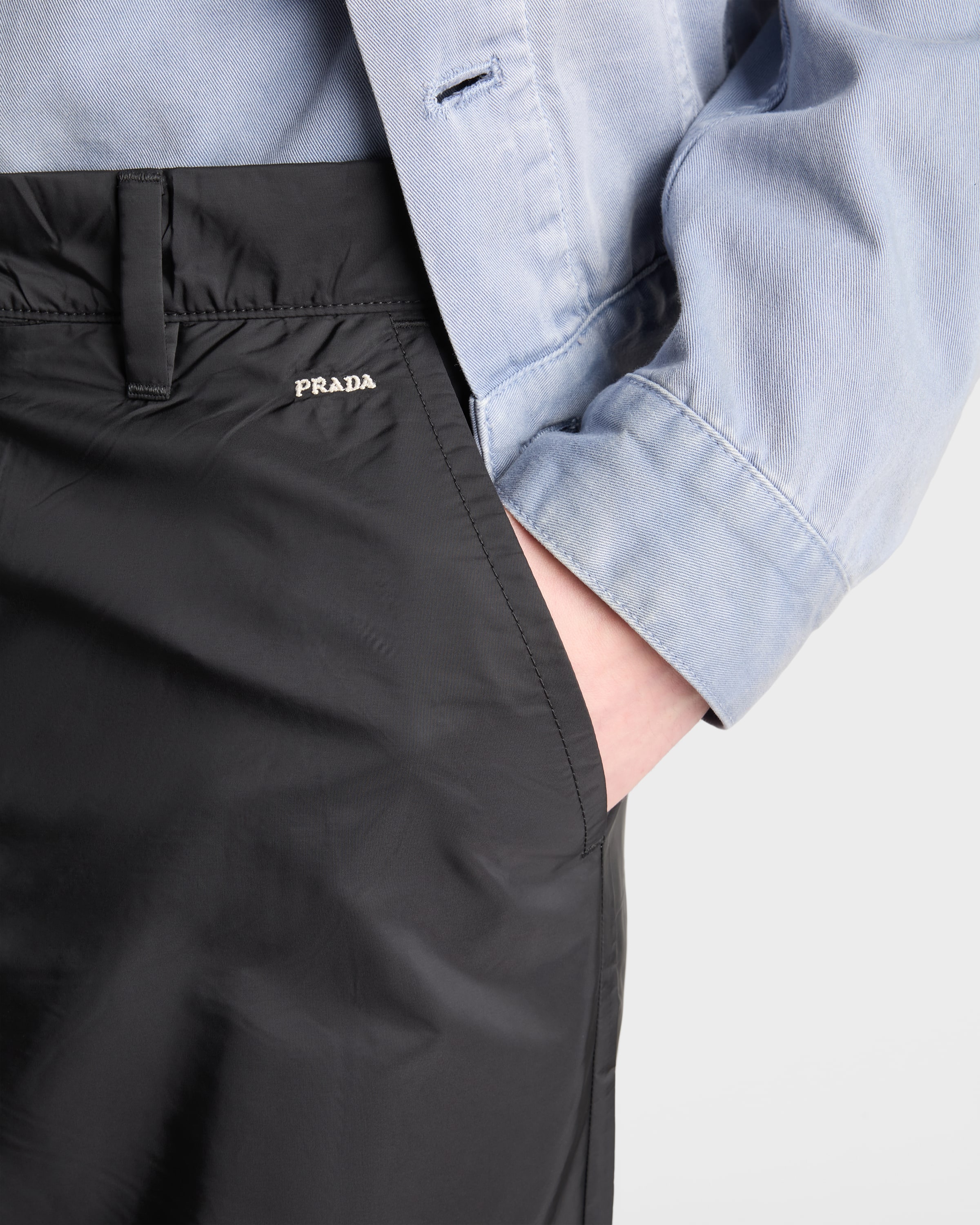 ブラック Re-nylon パンツ | PRADA