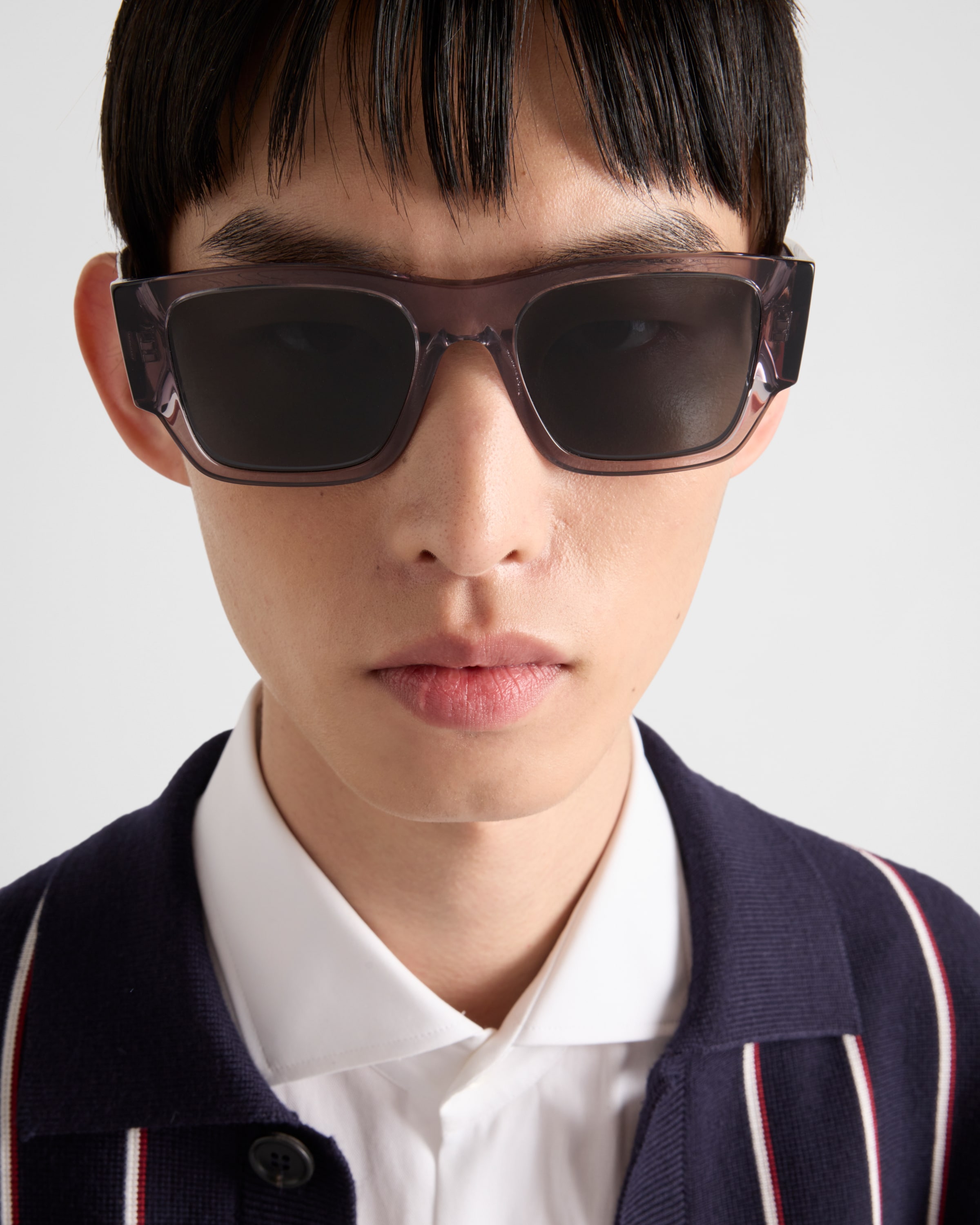 グレーレンズ プラダ シンボル サングラス | PRADA