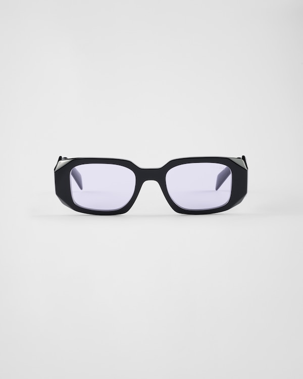Lenses Ardesia Crist Prada sunglasses with the iconic metal
