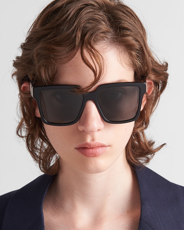 Sunglasses with Prada logo Sunglasses with Prada logo