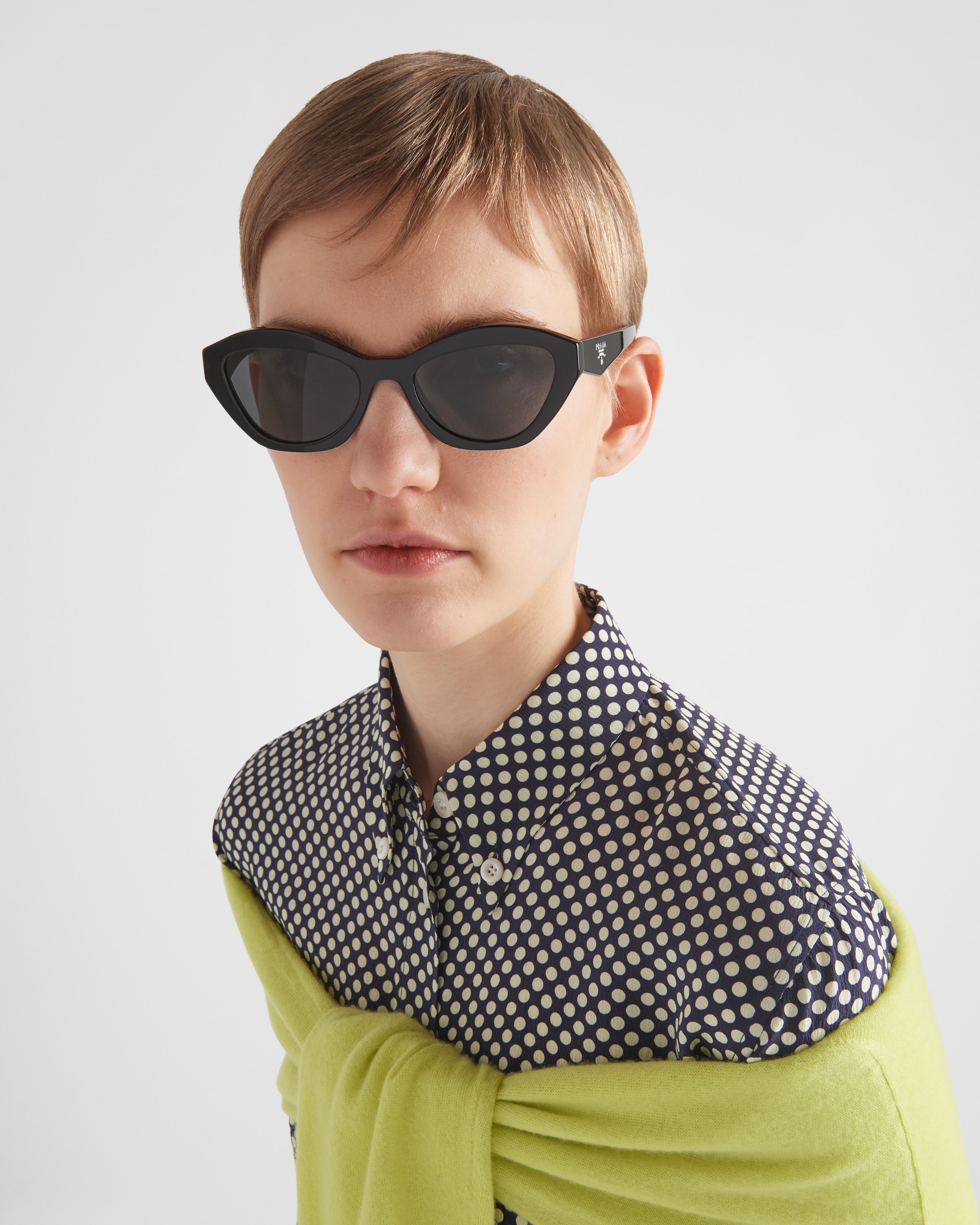 プラダPRADA ⭐️サングラス SPR230-Aブラック キャッツアイ 2056289854.jpg?1697131275