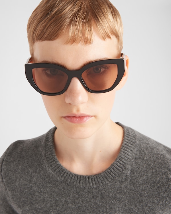 Sunglasses with Prada logo Sunglasses with Prada logo