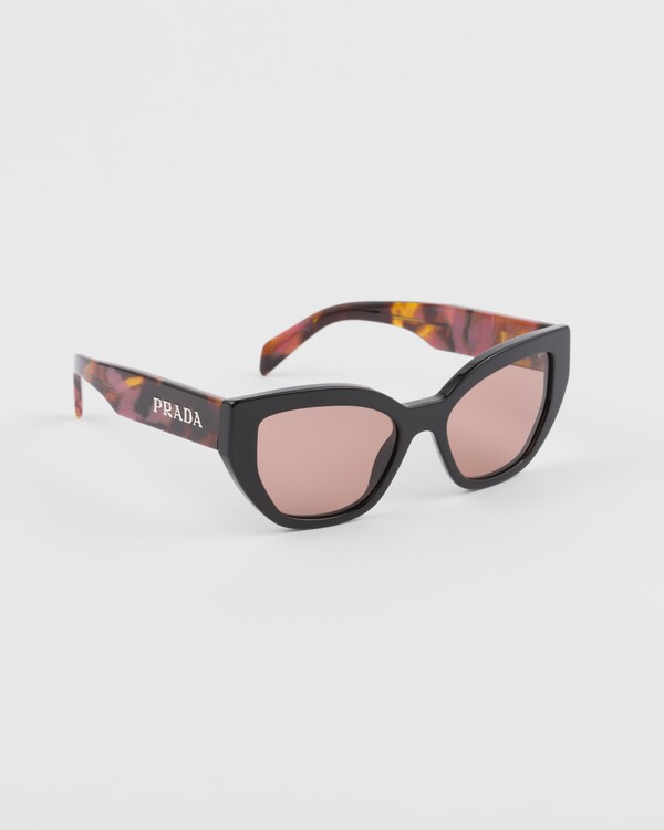 Sunglasses with Prada logo Sunglasses with Prada logo