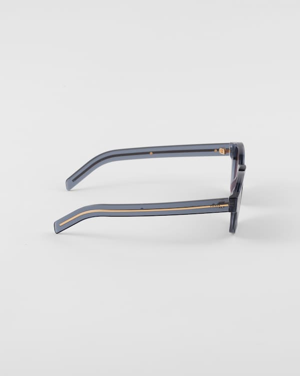 Óculos de sol com placa em metal icônica Óculos de sol com placa em metal icônica