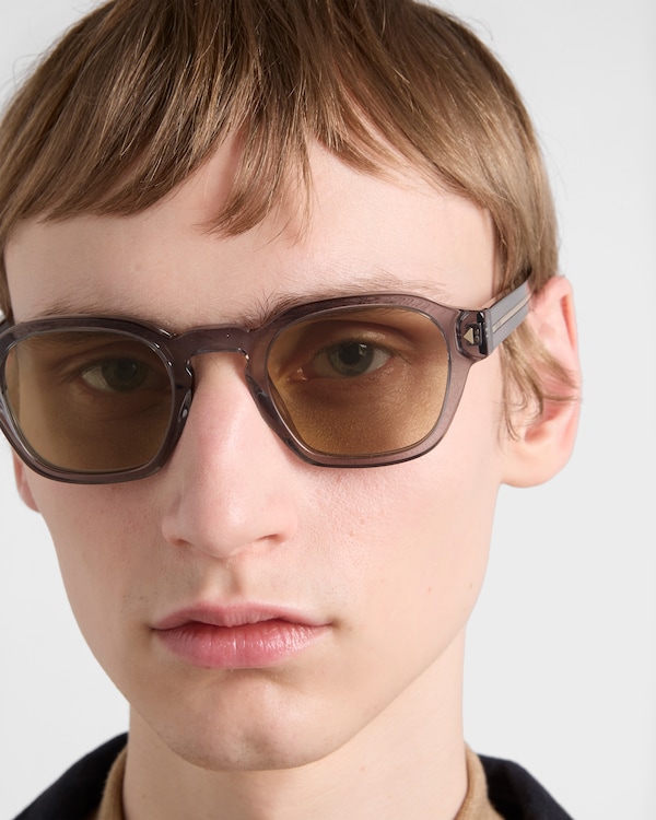 标志性金属标牌太阳镜 - 洋甘菊黄色镜片 标志性金属标牌太阳镜 - 洋甘菊黄色镜片